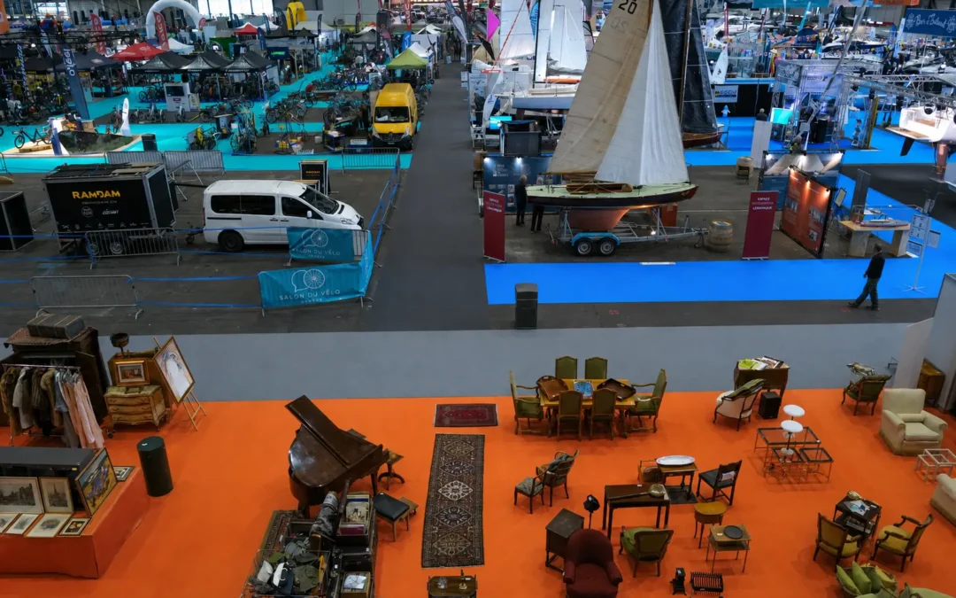 Des stands d'exposition pendant les Automnales à Genève